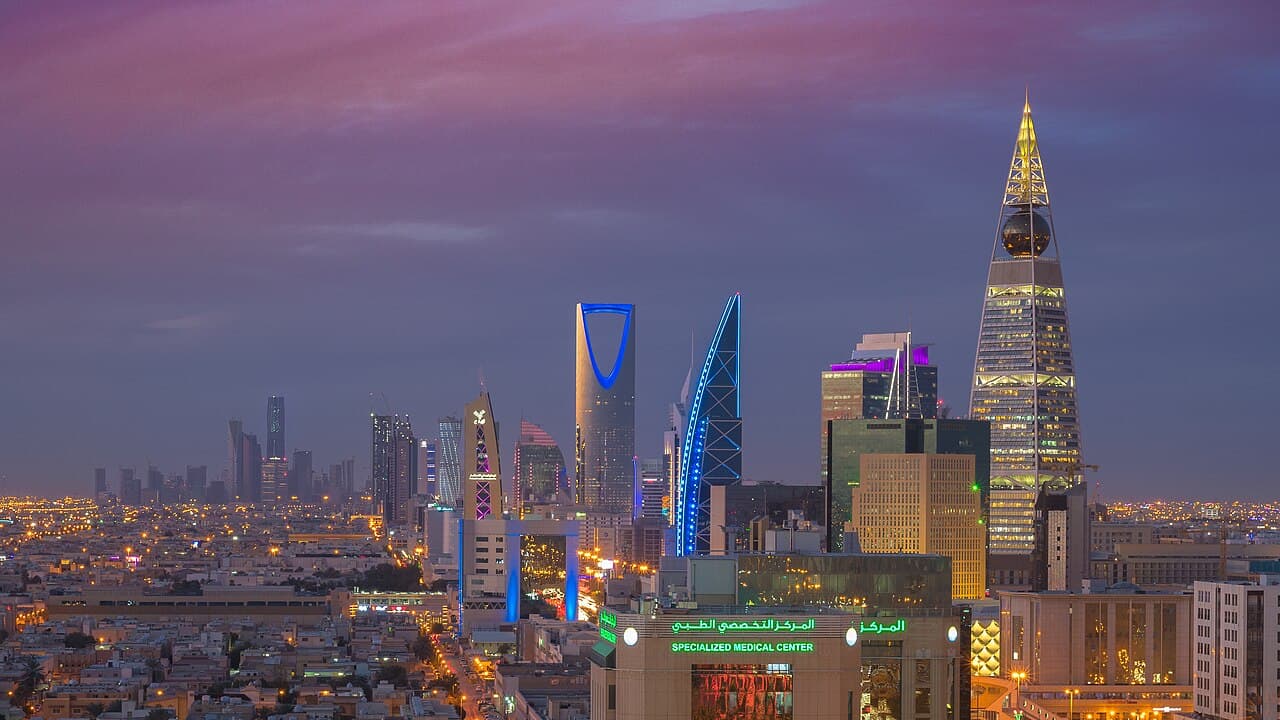 وكالة الذكاء الاصطناعي في السعودية - تطبيق ذكاء اصطناعي عربي أولاً